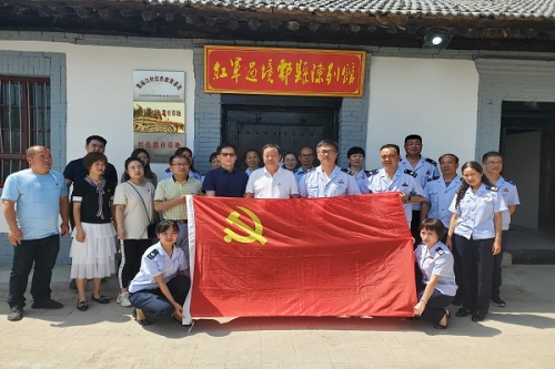 公司第八黨支部聯(lián)合西安市鄠邑區(qū)稅務(wù)局第三稅務(wù)所黨支部開展“追尋紅色記憶，踏尋紅色足跡”主題黨日活動
